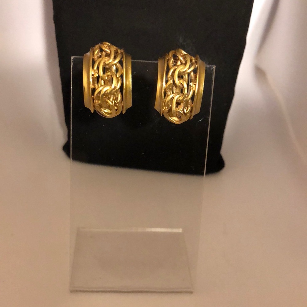 Elegant Gold Chain Link Earrings
